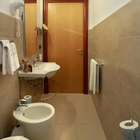 Piccadilly Szálloda 3*