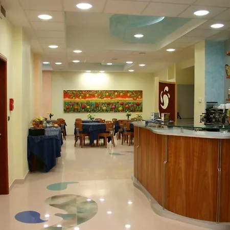 Hotel Piccadilly Restaurant And 3*