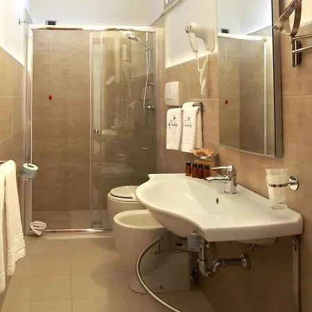 Piccadilly Hotel 3*