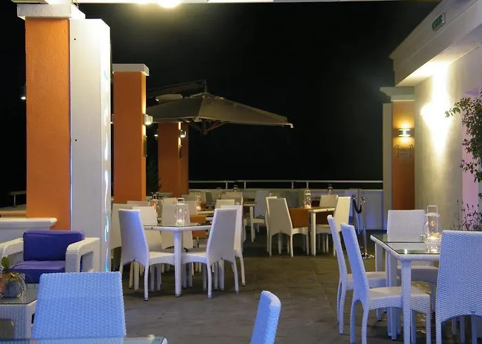 Piccadilly Restaurant And