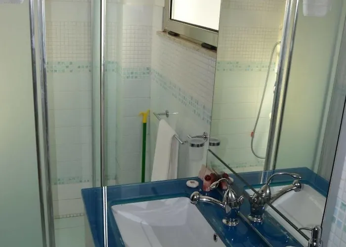 Piccadilly Hotel Szálloda